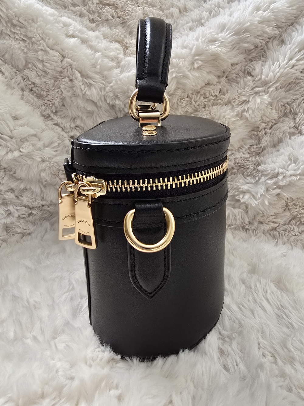Coach Black Leather Top-Handle Mini Vanity Bag with Gold Hardware - Picture 4 of 12